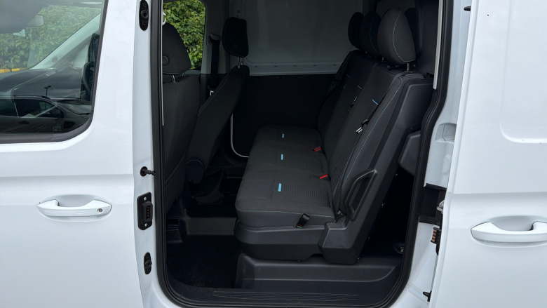 Ford Transit Connect 250 L2 Petrol 1.5 EcoBoost PHEV 150 Active FlexCab Van Auto